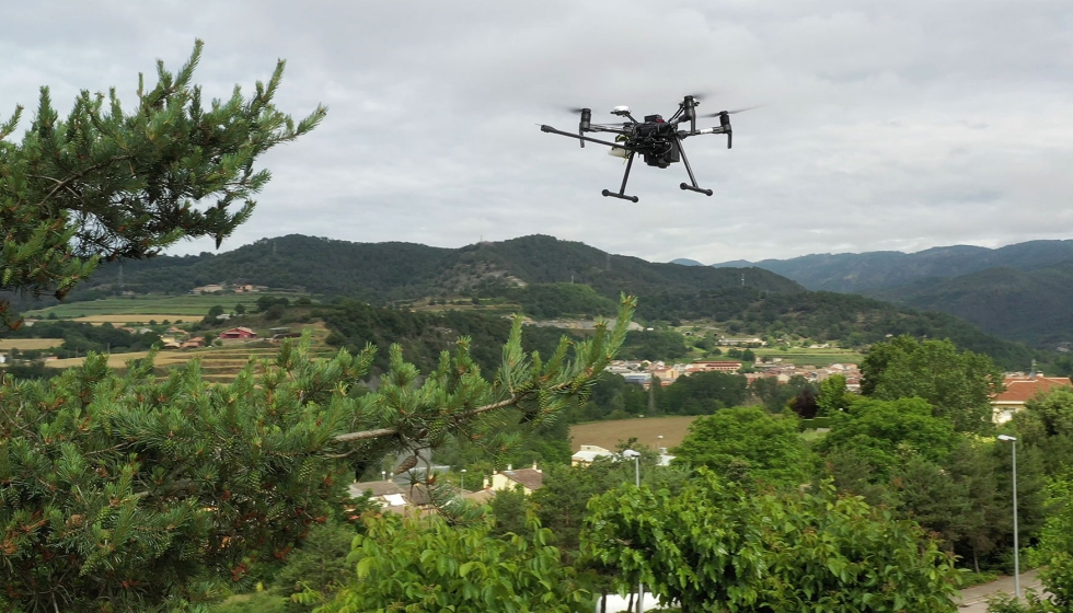 control de plagas en árboles con drones