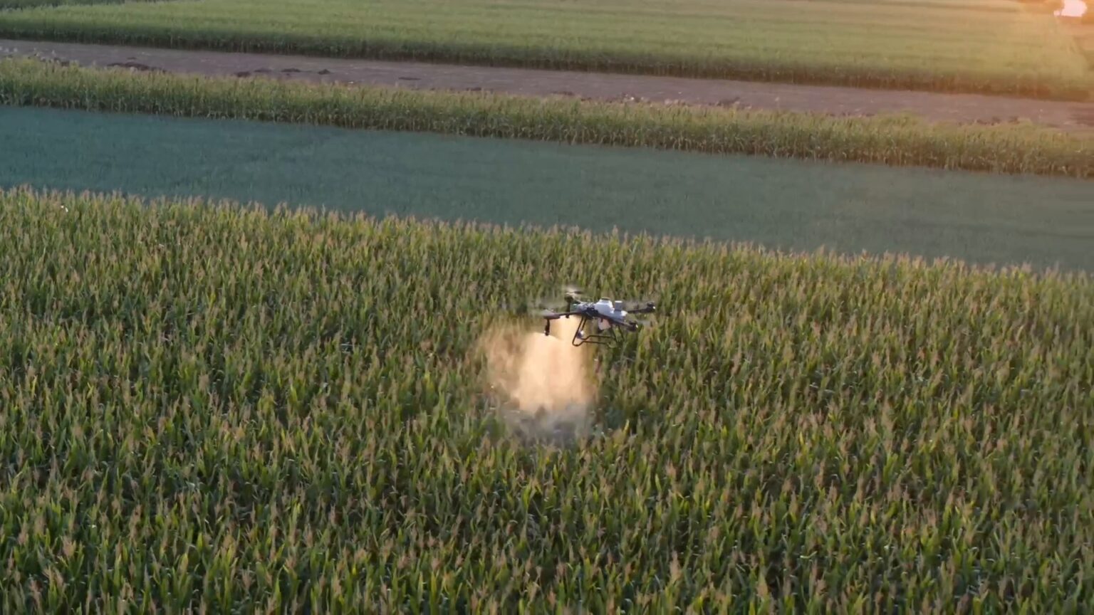 DJI Agras T25 en funcionamiento